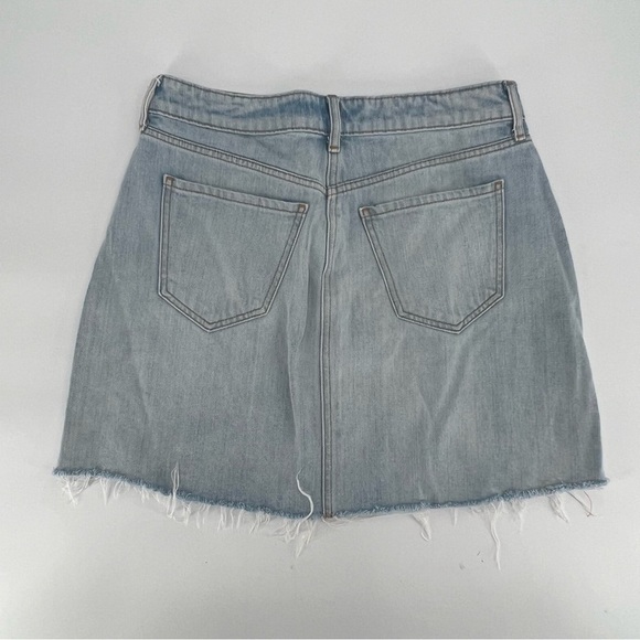 Old Navy Button Fly Rough Hem Jean Mini Skirt Size 6 Women’s - Picture 3 of 6